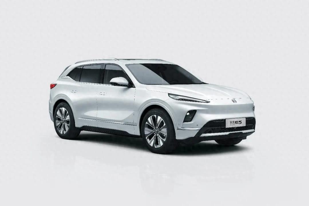 安全為盾,科技為矛,47項(xiàng)升級(jí)的別克新E5再當(dāng)合資電動(dòng)先鋒