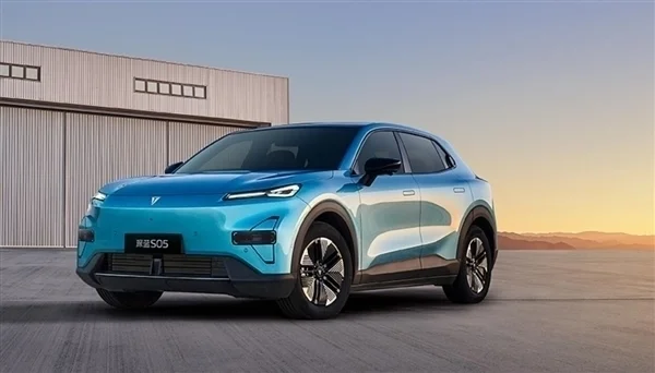 深藍S05超長續航版發布：純電續航620km 15分鐘充至80%