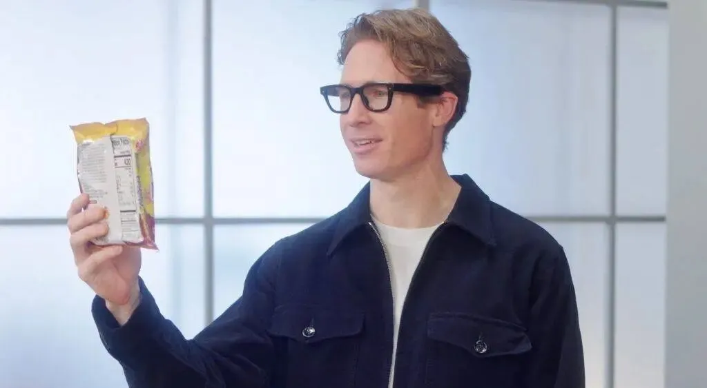 谷歌眼鏡重新發(fā)布!Nano Banana首次上頭,聯(lián)手中國廠商殺瘋了